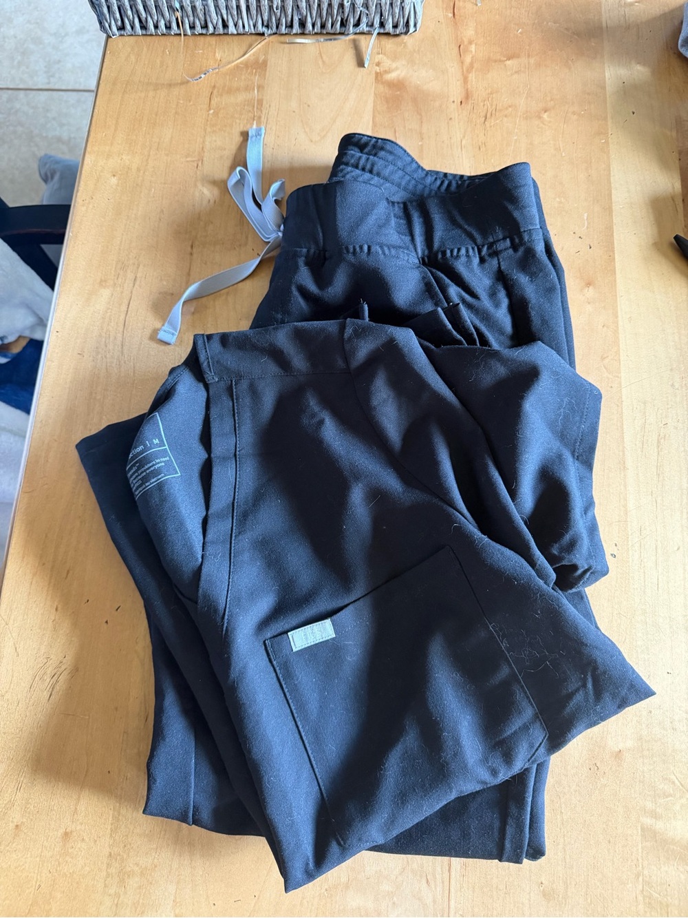 Figs Women's Black Jogger Scrub Pants
